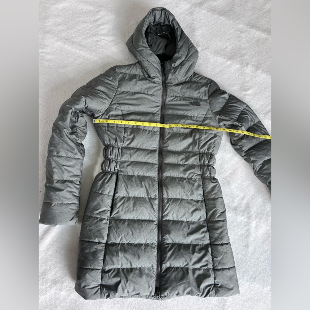 The North Face Women's Charcoal Puffer Jacket - Picture 10 of 14